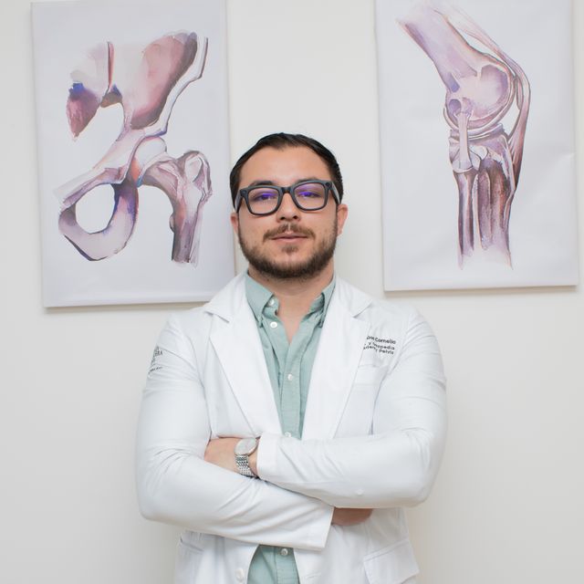 Federico Avalos Cornelio, Ortopedista Uruapan