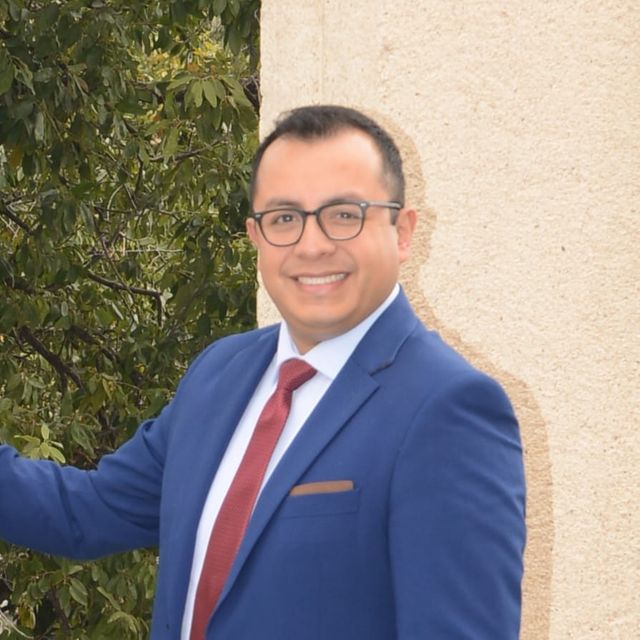 Hugo  Cervantes Cortes, Cirujano general Monterrey