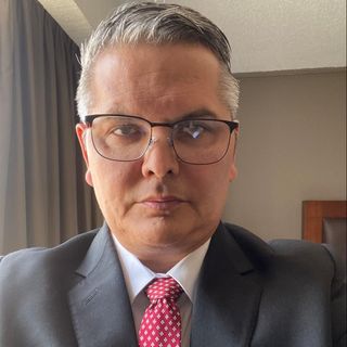 Dr. Víctor Alberto García García