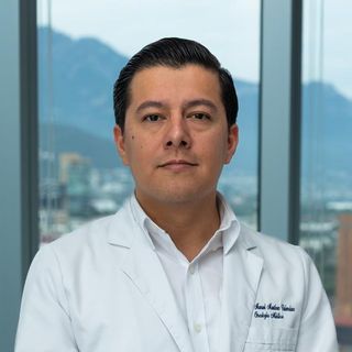 Ampliar imagen: Juan Manuel Martínez Valenciano, Oncólogo médico San Pedro Garza Garcia