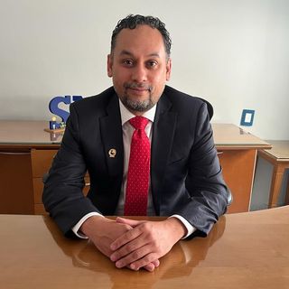 Dr. Carlos Juárez Ortíz