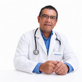 Aurelio Rafael León Estrada, Médico general Querétaro