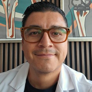 Ampliar imagen: Roberto Ramirez Elizondo, Ortopedista León