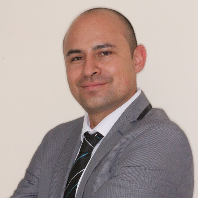 Leonardo Daniel Mireles Lozano, Dentista - Odontólogo Guadalupe