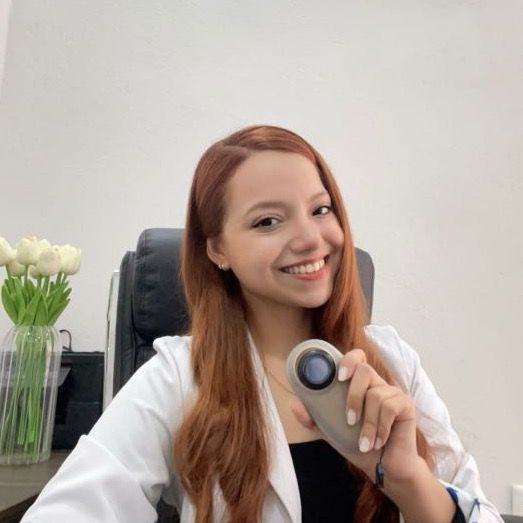 Nelsy Garza Hinojosa, Dermatólogo Monterrey