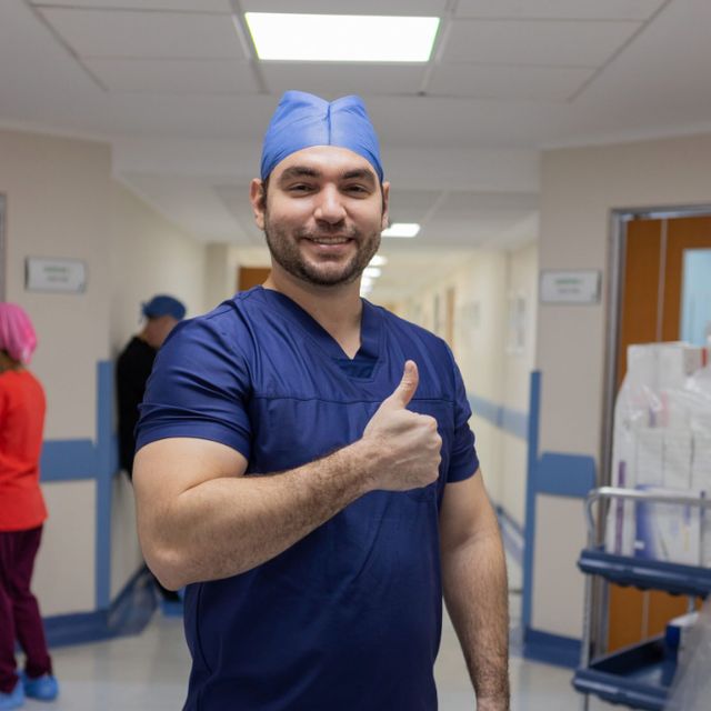 Victor Alonso Valdez Cueva, Traumatólogo Guadalajara