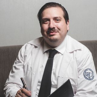 Adolfo Cavazos Aguilar, Psiquiatra Monterrey
