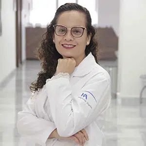 Zazil Botello Hernández, Cirujano general León