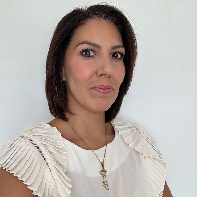 Denisse Castañeda, Psicólogo León