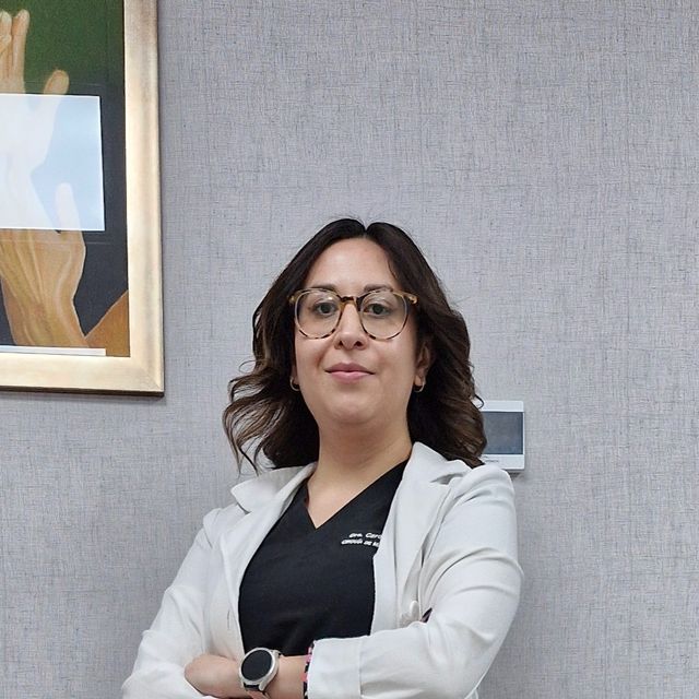 Carolina Prieto Vega, Cirujano de la mano Querétaro