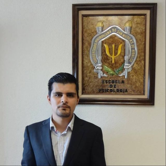 Adan Alonso Rivas Montes, Psicólogo Morelia