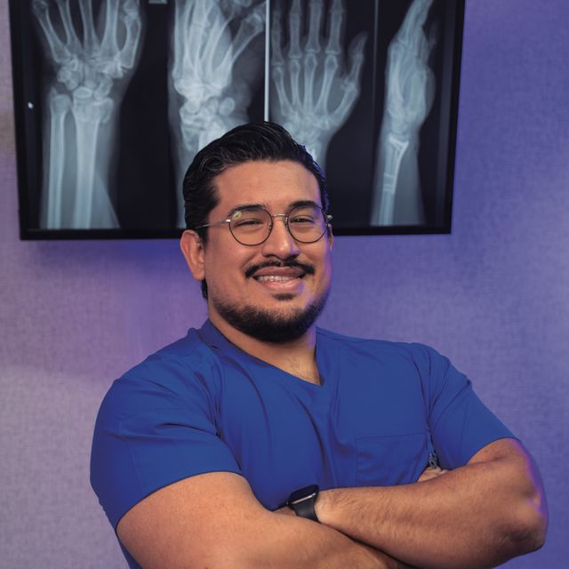 Roberto Muzquiz Vidales, Ortopedista Monterrey