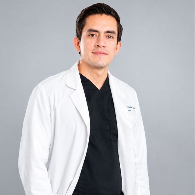Christopher Dávalos, Urólogo Ciudad de México