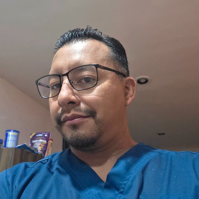 Juan José Guzmán Ensín, Radiólogo Querétaro