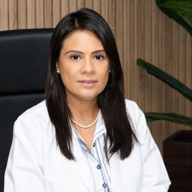 Yessica García De la Rosa, Gastroenterólogo Monterrey