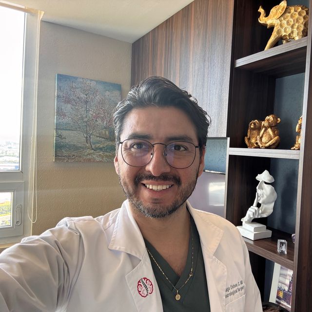Diego Ochoa Cacique, Neurocirujano Santiago de Querétaro