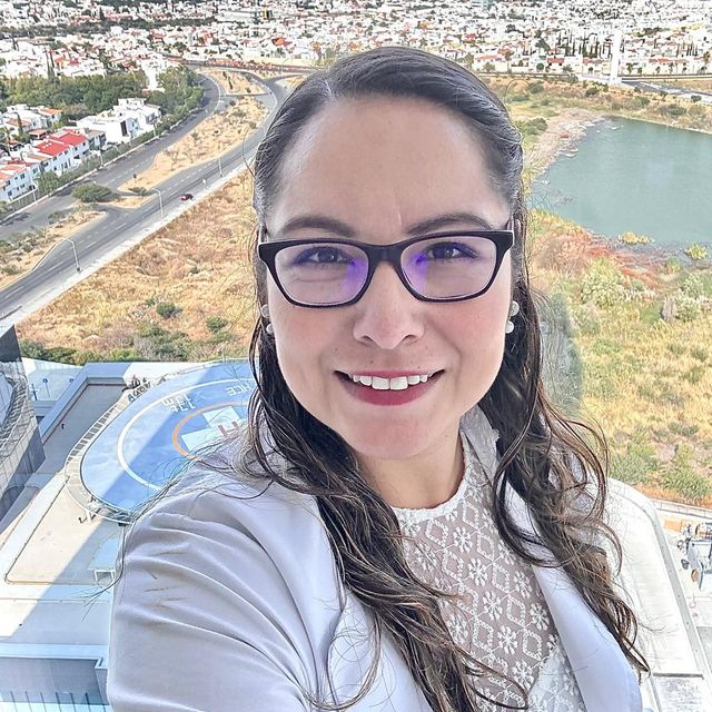 María Teresa Cibrian Pichardo, Ginecólogo Santiago de Querétaro