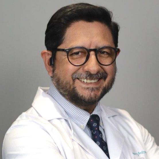 Oscar López Santiago, Especialista en Medicina Crítica y Terapia Intensiva Naucalpan de Juárez