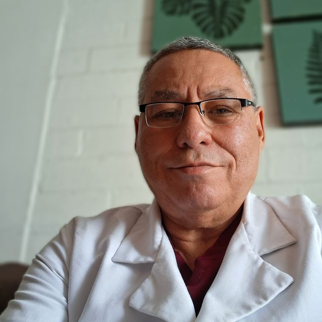 Osbert Villalobos Benitez, Dermatólogo Tlalpan