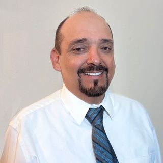 Ampliar imagen: Edmundo Almeida Cisneros, Psicólogo Ensenada