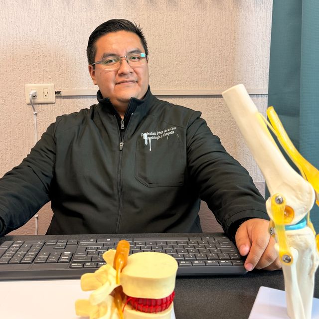 Abraham De La Cruz, Traumatólogo Xonacatlan