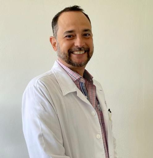 Efrain Arce Torreblanca, Internista Mérida