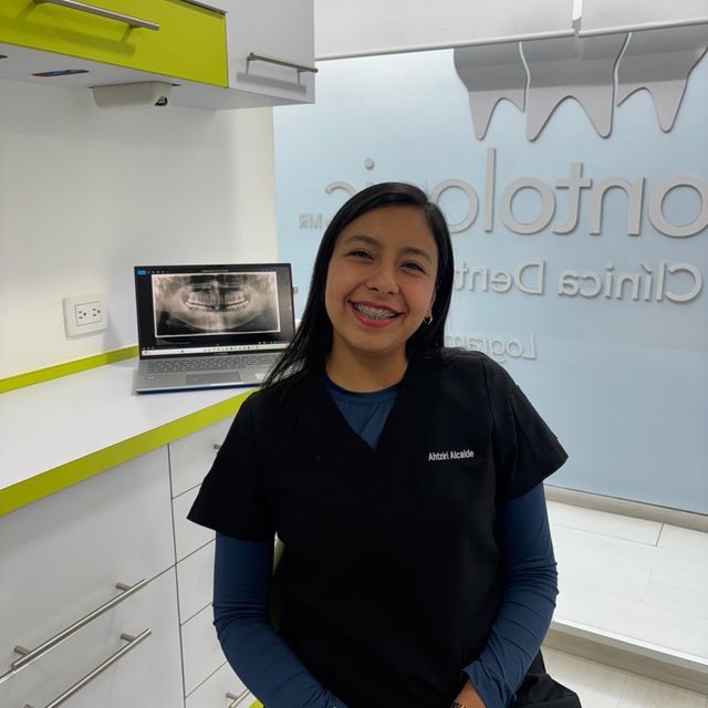 Ahtziri Beatriz Pérez Alcalde, Dentista - Odontólogo Cuauhtémoc