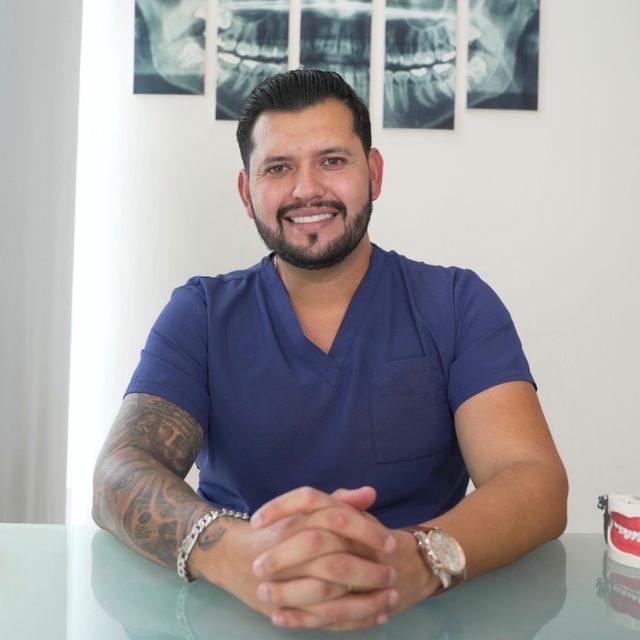 Gerardo Guzmán Gonzalez, Ortodoncista Puruandiro
