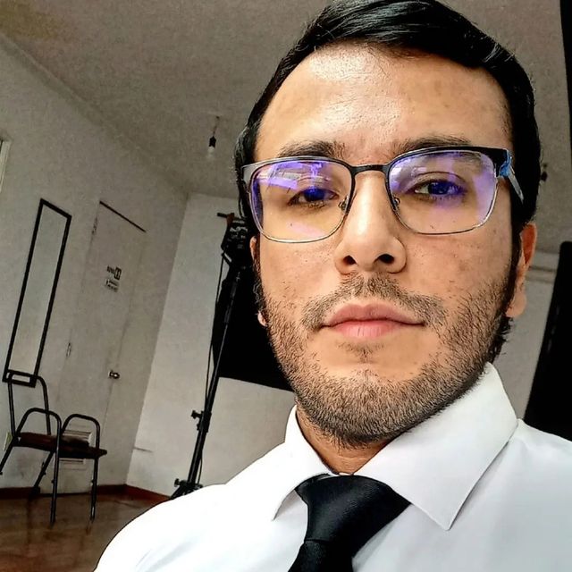 Abraham Miranda, Psicólogo León