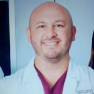 Ampliar imagen: Carlos Ricardo Gomez Arellanes, Médico general Tijuana