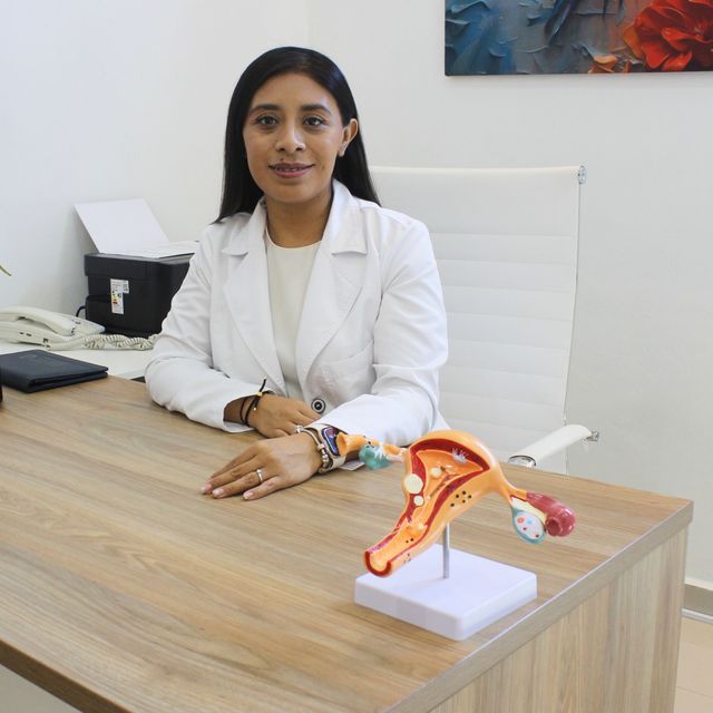 Emma Cristóbal Cortés, Ginecólogo Mérida