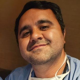 Dr. Alejandro Oros Estrada