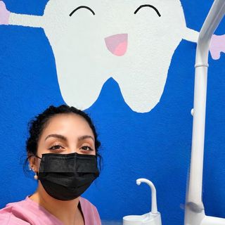 Rosa Monserrat Montoya, Dentista - Odontólogo Gustavo A Madero