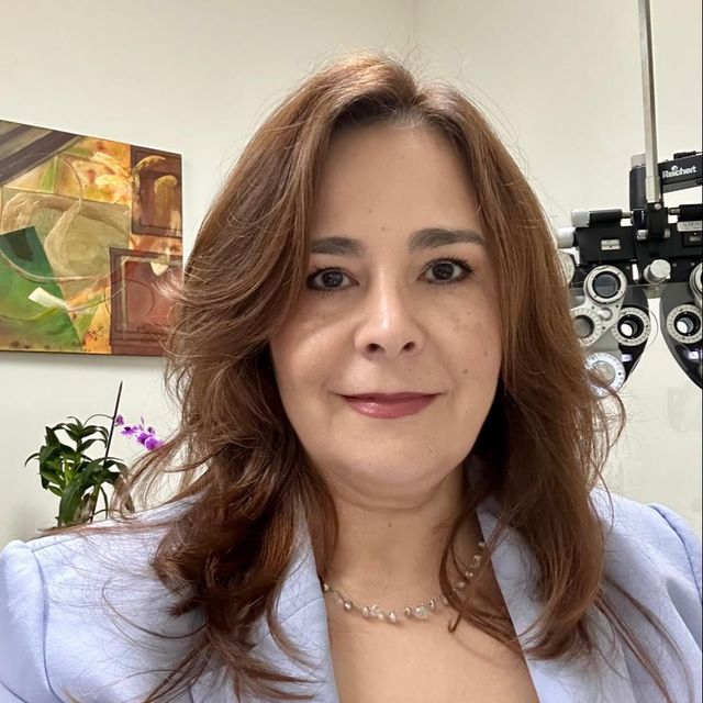 Judith Adriana Salinas García, Oftalmólogo San Pedro Garza Garcia