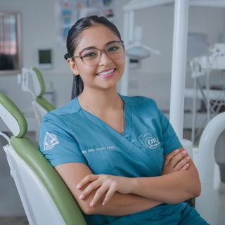 Ampliar imagen: Nidia  Fuentes Aguilar, Dentista - Odontólogo Querétaro