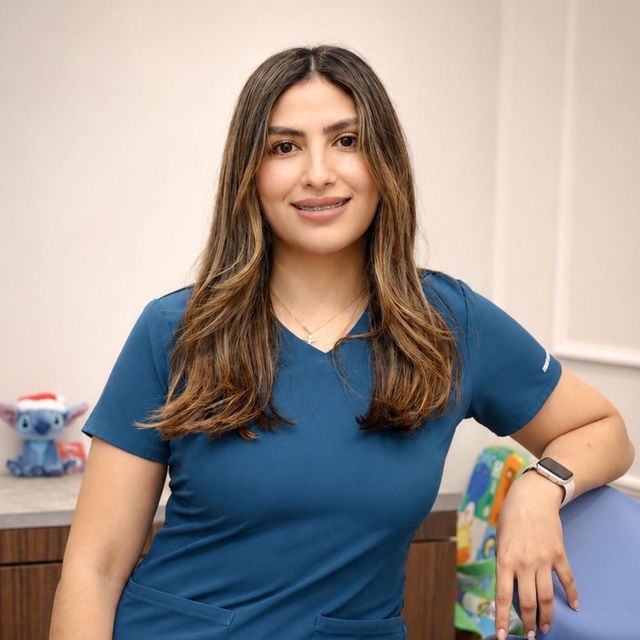 Nayeli Yudith Valadez Moreno, Odontólogo pediatra Piedras Negras