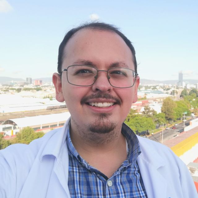 Luis Manuel Gonzalez C., Cirujano general Uruapan