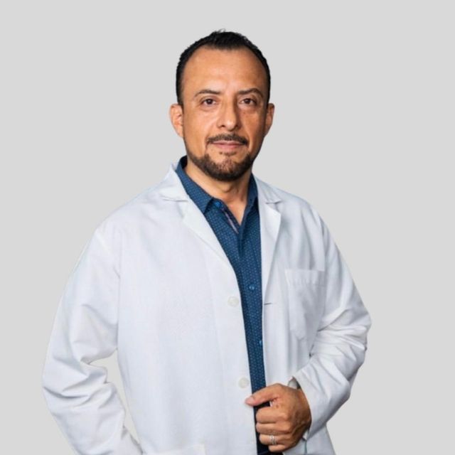 Roberto Chaparro Mejía, Ginecólogo Colima