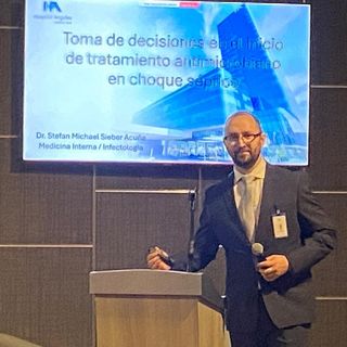 Ampliar imagen: Stefan Michael Sieber Acuna, Médico general Querétaro