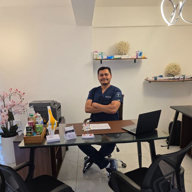 Eric Francés Sánchez, Ortopedista Ensenada