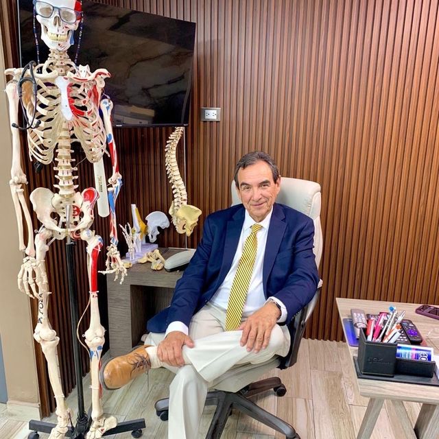 Eduardo Rúben Dozal Carrillo, Traumatólogo Nuevo Laredo