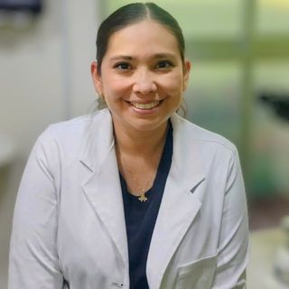 Ampliar imagen: Gabriela Esperanza Espinosa Viveros, Oftalmólogo Santiago de Querétaro