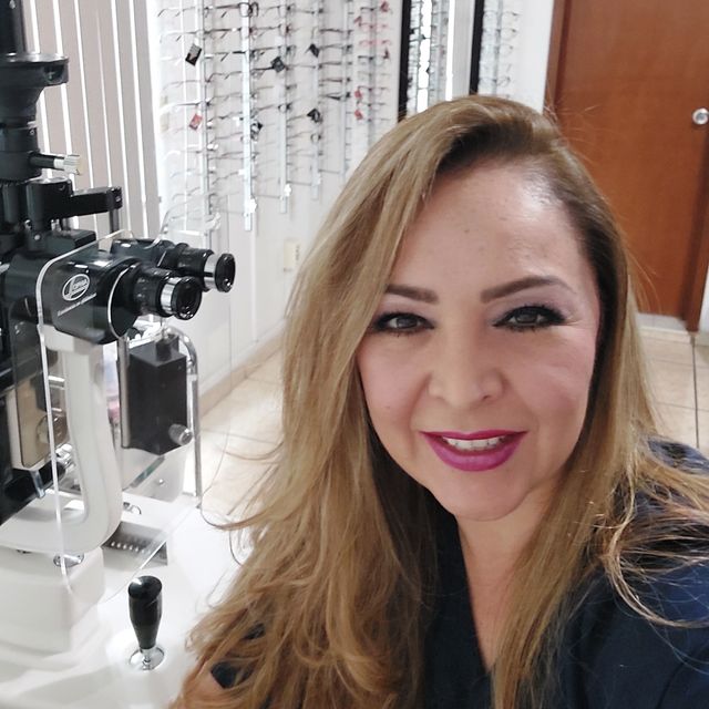 Yerenize Angulo Lara, Oftalmólogo Zapopan