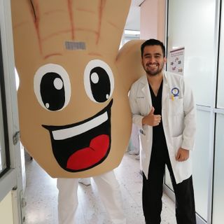 Ampliar imagen: Juan José Hernández Vázquez, Cirujano pediátrico Monterrey