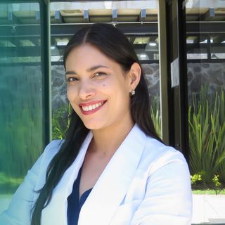 Ampliar imagen: Edna Cristina López Reséndiz, Especialista en Rehabilitación y Medicina Física Zapopan