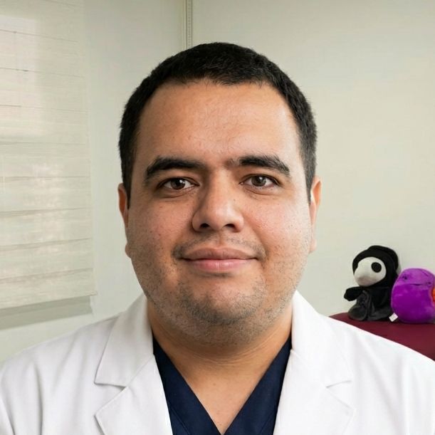 José Ricardo González López, Nefrólogo pediatra Toluca
