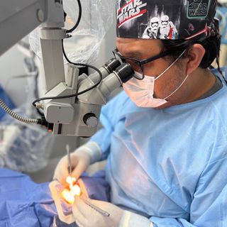 Ampliar imagen: Miguel Hernández Flores, Oftalmólogo Morelia