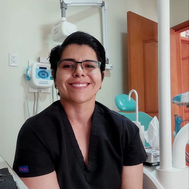 Silvia Betzabe Mendoza Covarrubias, Dentista - Odontólogo Guadalajara