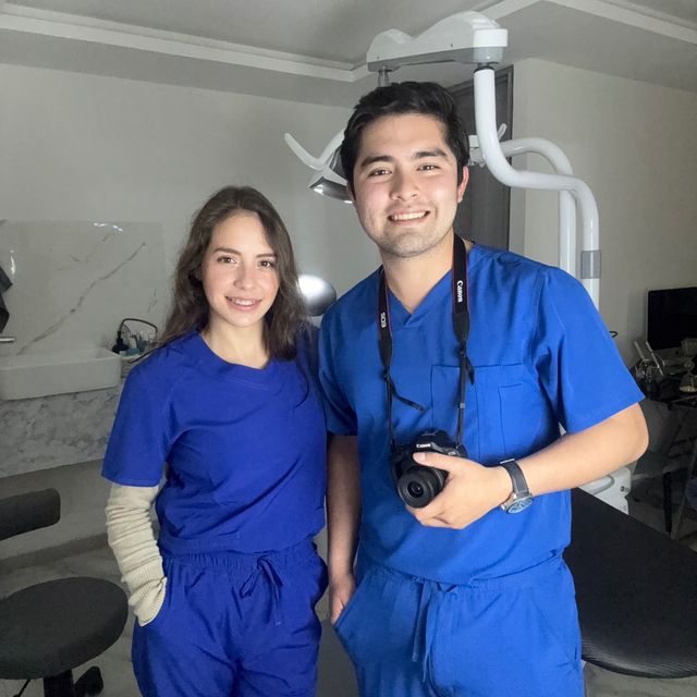 Solyenitzin Herrera Miron, Dentista - Odontólogo Toluca