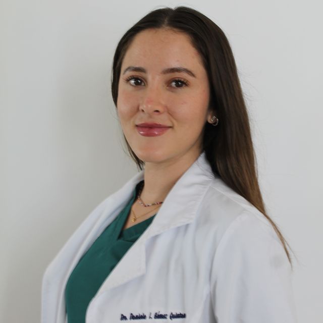 Daniela Irenka Gómez Quintana, Cirujano general Querétaro